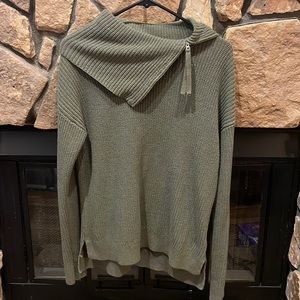 Max Studio size L, green, thick sweater 60% cotton and 40% polyster